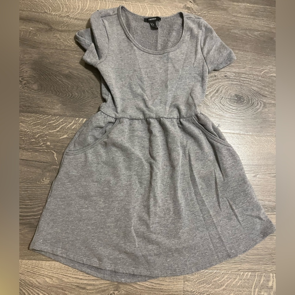 Forever 21 Grey Dress with Pockets Size Small
